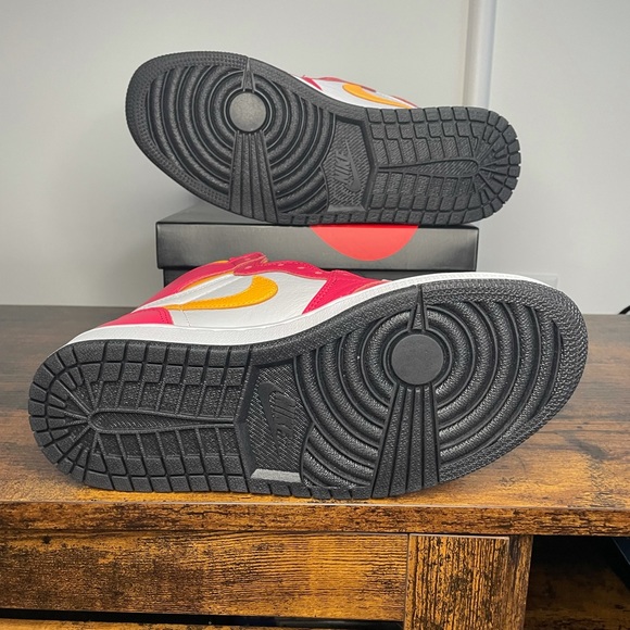 SOLD-Nike Air Jordan 1 Retro High OG L 555088-603 Sz 7 - Picture 5 of 9